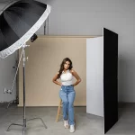 Spectrum V-Flat Master Foldable Rigid Backdrop Reflector (Black & White) - Image 3